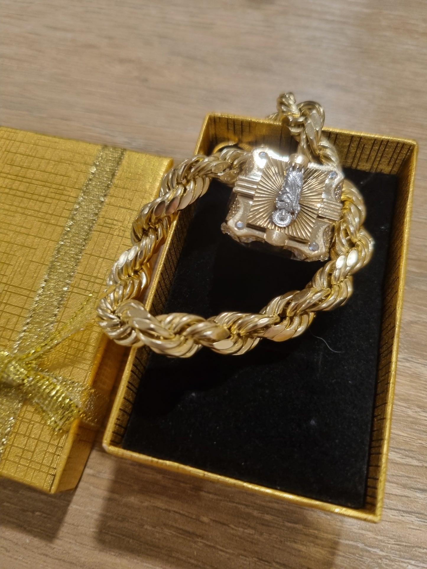 Combo anillo San Judas con manilla eslabon rope