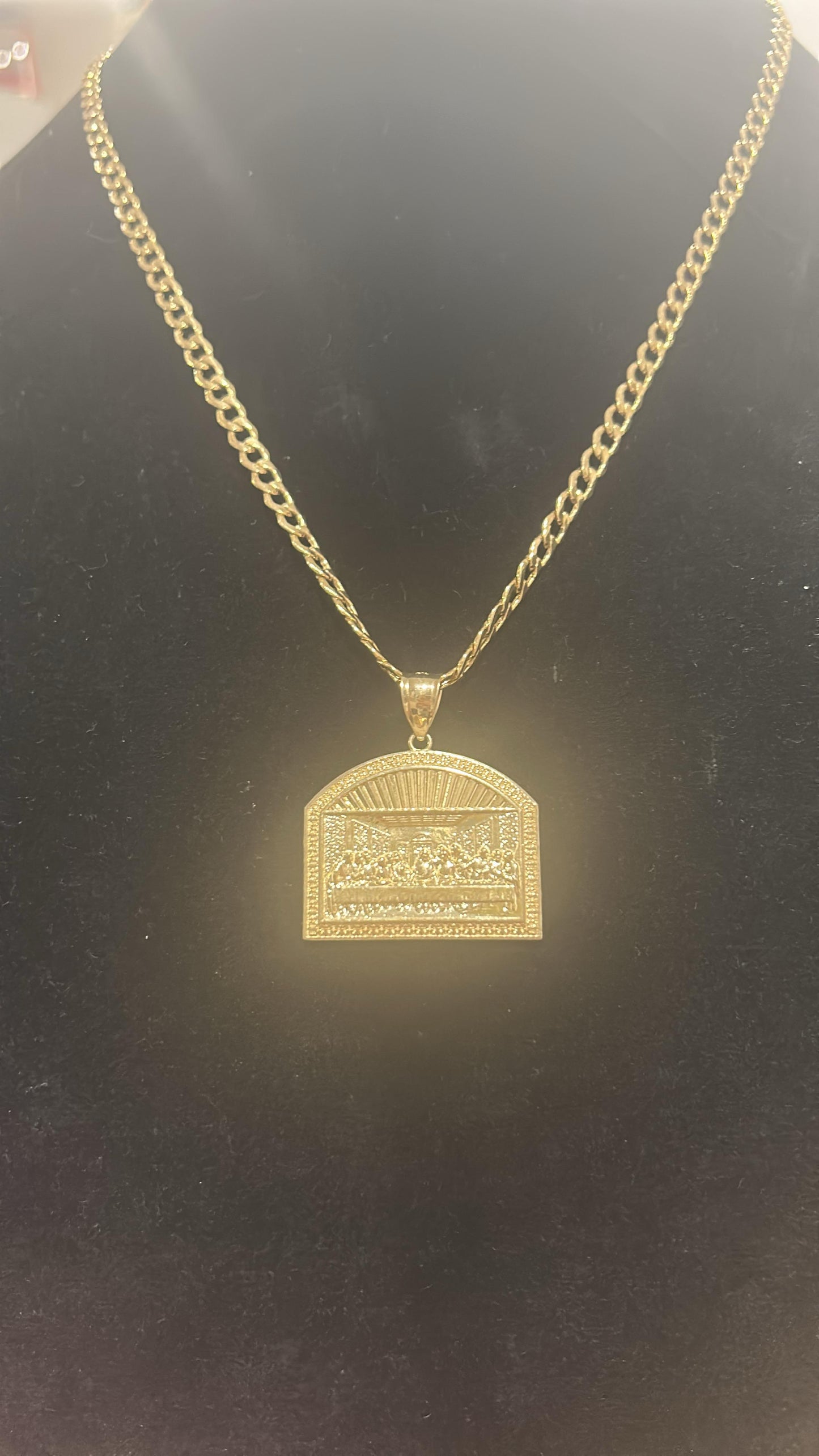 Cadena corte brillo con dije de última cena