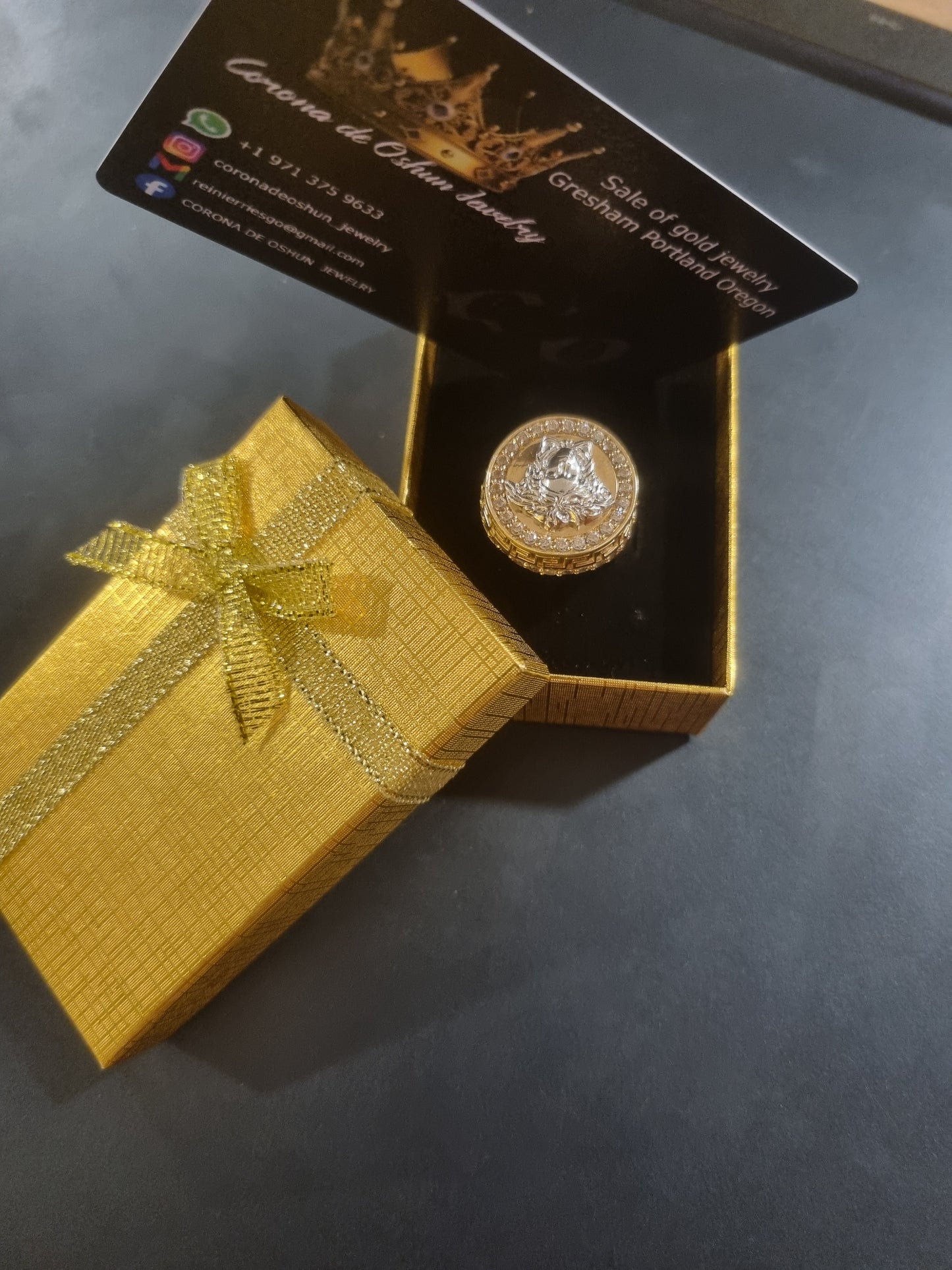 Anillo 10k versache